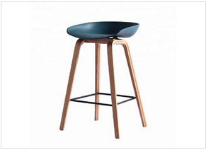 Restaurant Leisure Cafe 83cm Height Wooden Leg Dining Chair Polypropylene